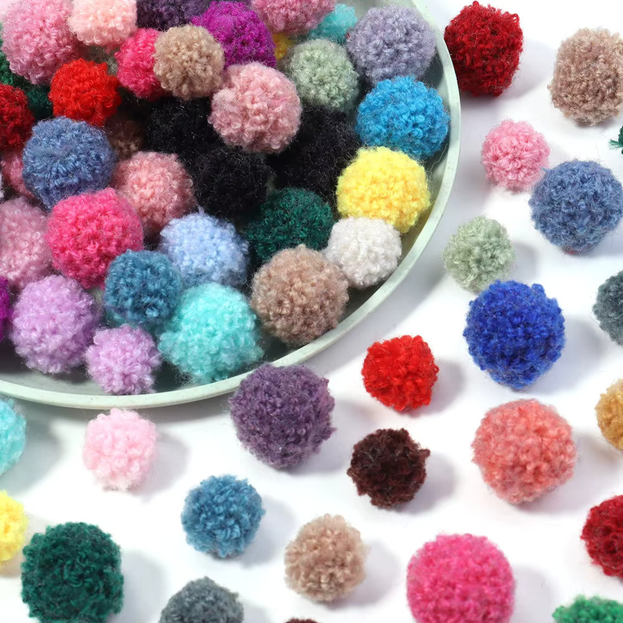 50 Stück bunte Pompom Plüsch Bälle für DIY Dekoration und Bastelzubehör - Bild 5