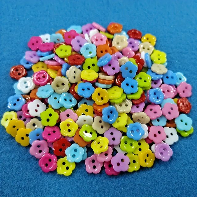 50 Stück bunte Blumenknöpfe aus Kunststoff, Durchmesser: 10 mm - Bild 1