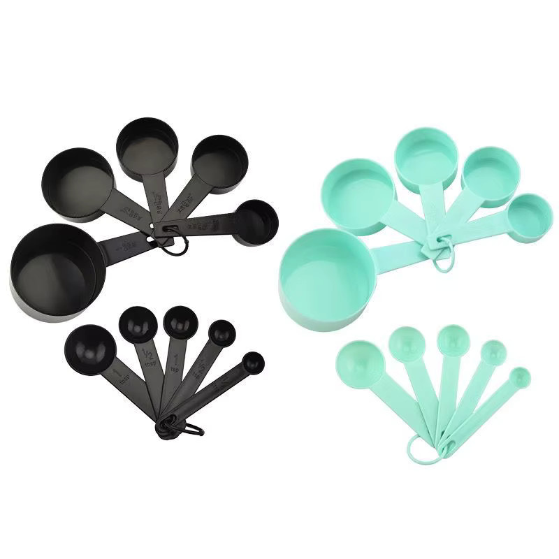 10-teiliges Kunststoff-Messbecher und Löffel-Set in Schwarz mit US-Markierungen und stapelbarem Design - Bild 2