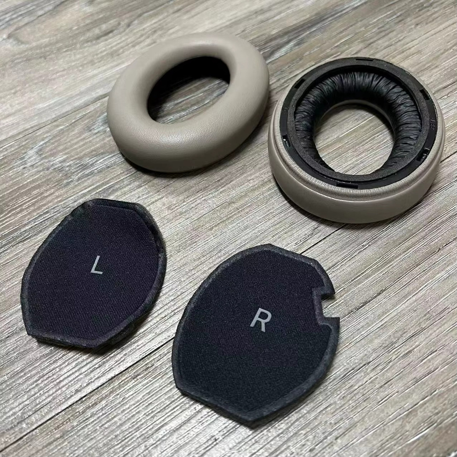 Sennheiser Ersatz-Ohrpolster aus echtem Schaffell für MOMENTUM 4 Wireless-Kopfhörer in Silber - Bild 2