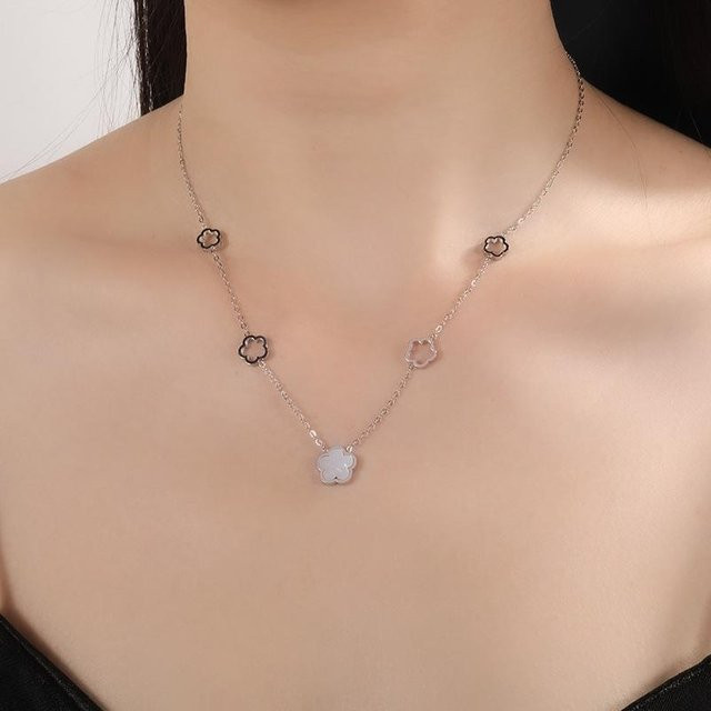 Wucifang Jewelry Halskette, vierblättrige Blume, weiße Muschel, beige, Damen - Bild 1