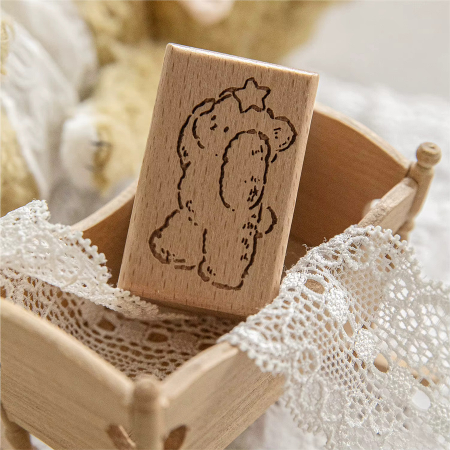 Kleiner Bär Zeitbuch-Stempel aus Holz in Braun für die Kartenherstellung im Retro-Stil - Bild 2
