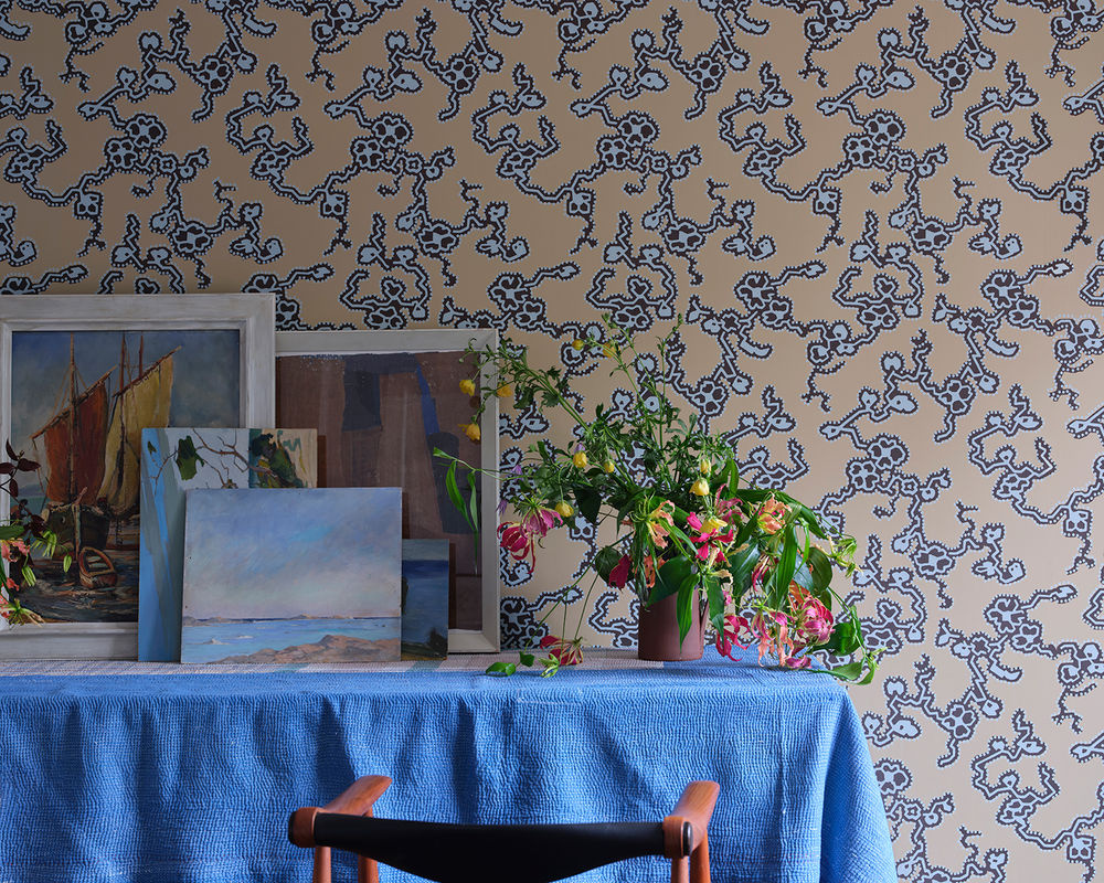 Farrow & Ball Tapete mit floralem Art Nouveau Design in Pink, Blau und Multicolour aus Papier - Bild 3