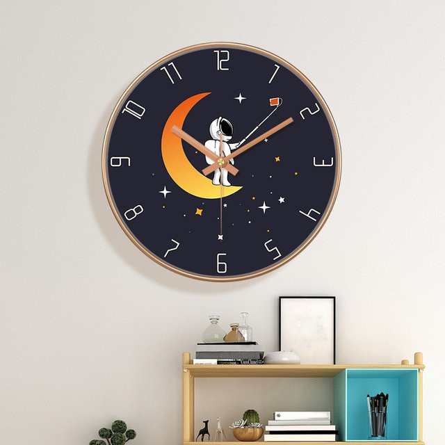 P.Chuang Astronautenuhr analog in Schwarz, geräuschlose Quartz-Wanduhr für Wohnzimmer und Kinderzimmer, Durchmesser: 20,32 cm - Bild 1