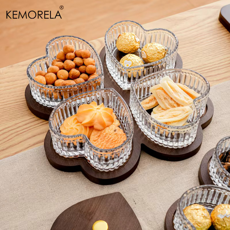 KEMORELA Herzförmige Glasschüssel mit Holzfuß, transparenter Obstteller für Obst, Snacks und Desserts - Bild 2
