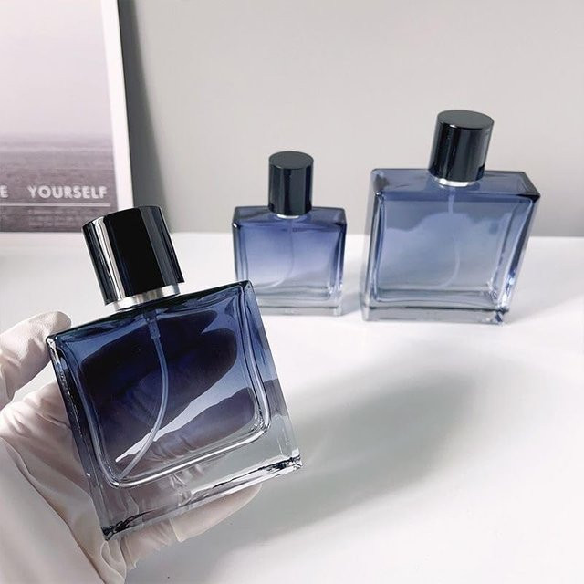 FIGHTYU Parfümsprühgerät aus blauem Glas mit Farbverlauf, nachfüllbar - Bild 1