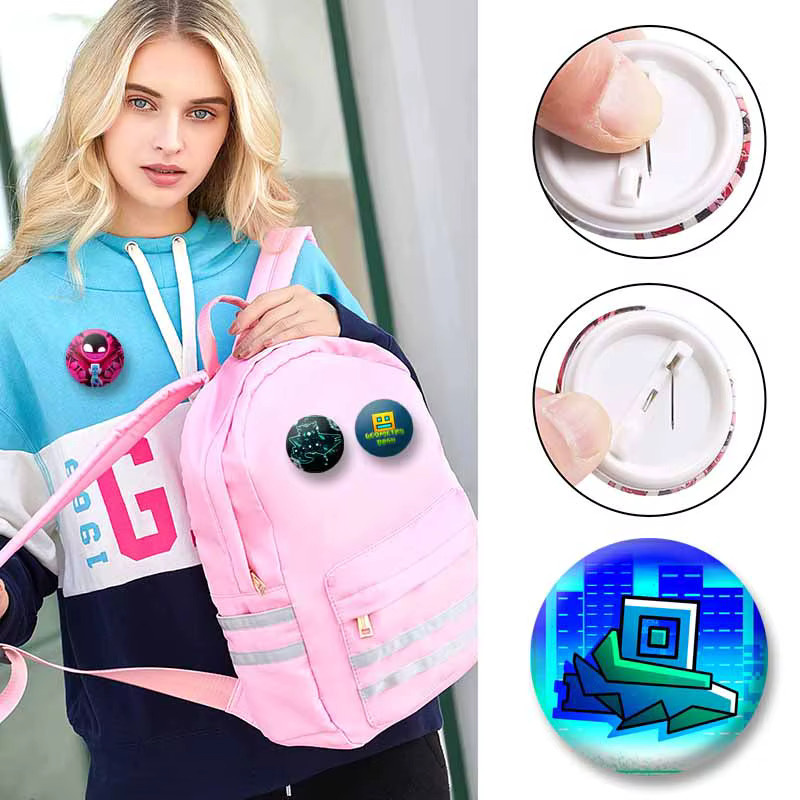 Brosche Geometrie Dash Lite, Emaille, Unisex - Bild 1