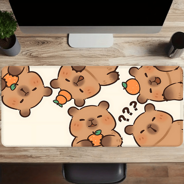 Extra großes Mauspad mit Capybara und Mandarinen Motiv in Multicolour, rutschfeste Gummiunterseite und genähte Kanten für Gaming und Büro - Bild 1