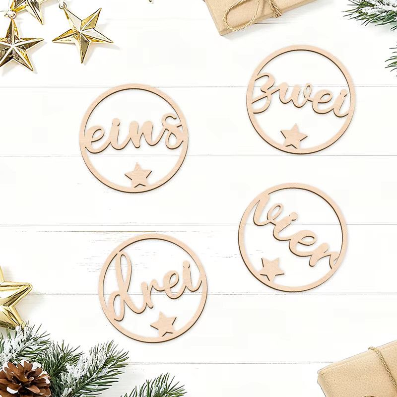 YOMDID Advent-Kranz mit Holznummern 1–4 und hängenden Kugelornamenten für Adventskerzen - Bild 3