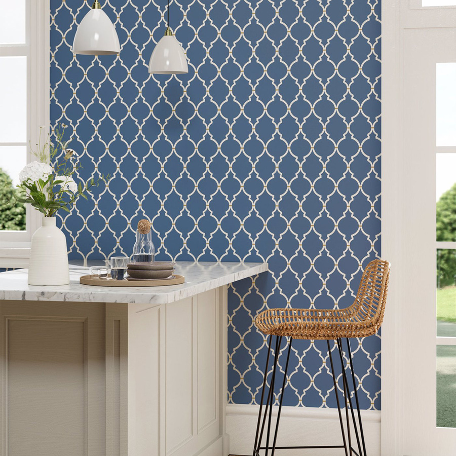 Sanderson Tapete Empire Trellis in Indigo/Linen mit geometrischem Muster und mattem Finish - Bild 1