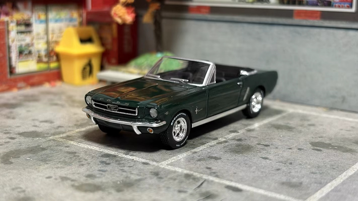 MINI GT Ford Mustang Cabriolet, 1:64, Grün, Druckguss-Modell - Bild 2