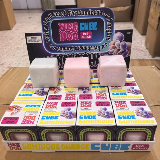 Schylling Needoh Nice Cube Squishy Stressball, leuchtet im Dunkeln - Bild 1