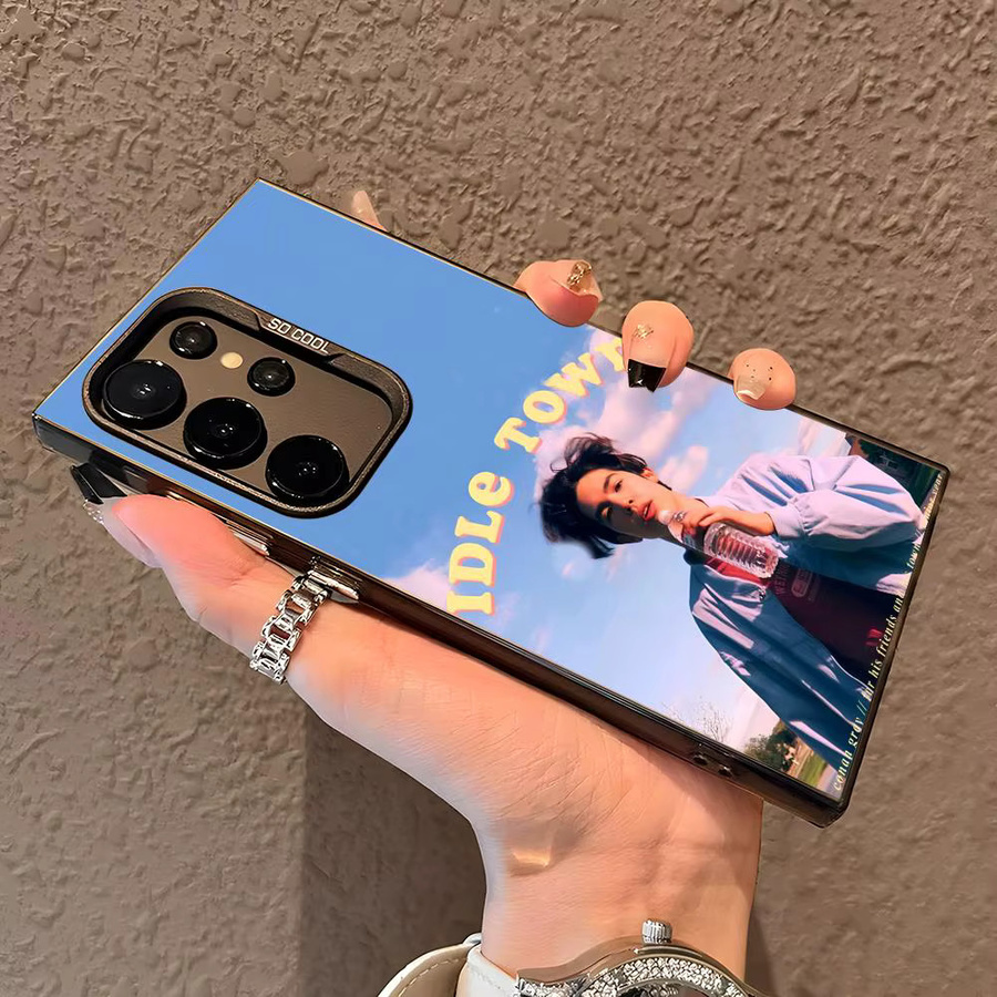 Conan Silikon Handyhülle für Samsung Galaxy S25 Edge S24 S23 S22 S21 S20 Ultra in Grau mit bunten Silber-Akzenten - Bild 3