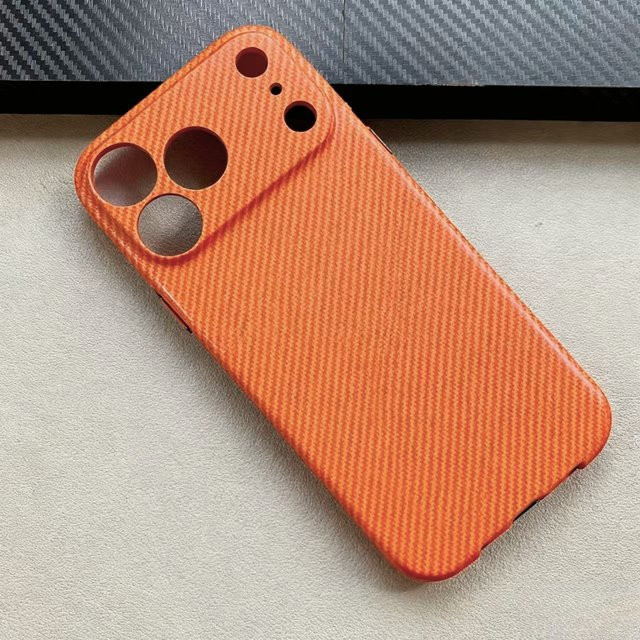Stoßfeste Business-Style Handyhülle mit 1500D Carbonfaser-Textur für Apple iPhone 17 Air, 16, 15, 14 Plus und 13 Pro Max in Blau und Orange - Bild 1