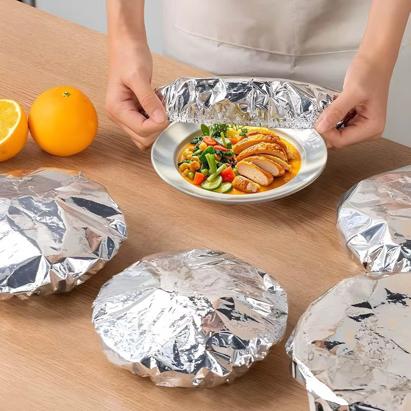 Lebensmittelechte Einweg-Frischhaltefolie aus Aluminium in Silber für Obst und Gemüse - Bild 3
