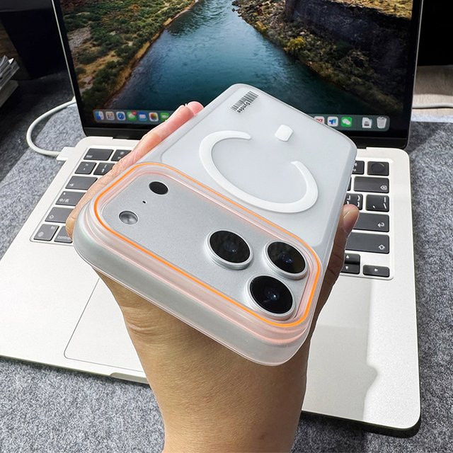 YUEDESHENG Magnetische Slim Hard Case für iPhone 17 Pro Max 16 15 14 13 12 Plus MagSafe kompatibel, Matte durchscheinende Frosted Cover Shell in Weiß und Transparent - Bild 1