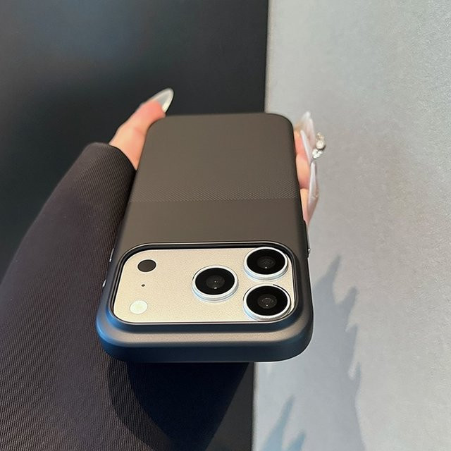 AKABEILA Flüssigsilikon Handyhülle für iPhone 17 Pro Max, 16 Pro Max, 15 Pro Max, 14 Pro Max, 13 Pro Max, 12 Pro Max, 11 Pro Max in Schwarz, stoßfeste Schutzhülle - Bild 1