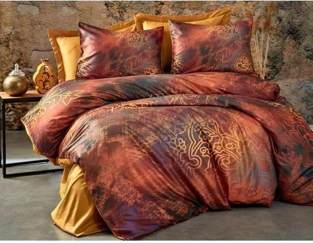 Bettwäsche-Set von Octopia in Rot aus atmungsaktivem Mikrosatin, bestehend aus 1 Bettbezug (Breite: 220 cm, Höhe: 240 cm) und 2 Kissenbezügen (60 x 60 cm) - Bild 1