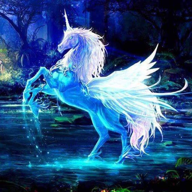 FIYO 3D-Diamant-Malerei-Set Einhorn mit Federflügeln in Weiß und Blau, DIY-Diamant-Stickerei, Breite: 30 cm, Höhe: 30 cm - Bild 1