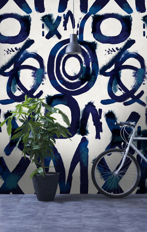 MINDTHEGAP Mural Wallpaper Spontaneus Blue in Blau und Weiß, abstraktes Design, Non-Woven - Bild 2