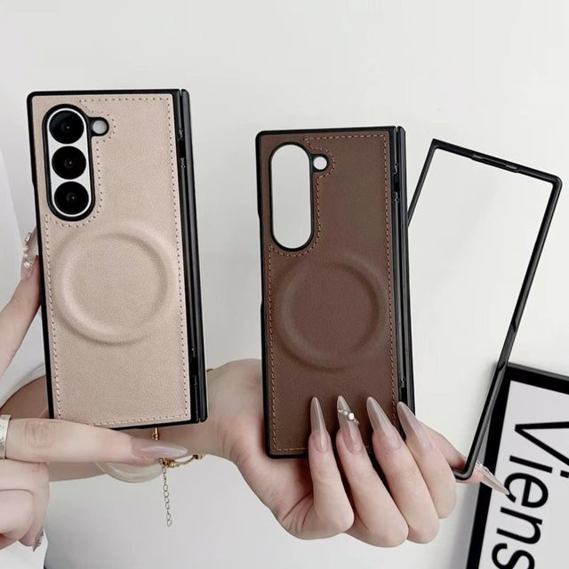 Magnetische PU-Lederhülle mit Scharnierschutz für Samsung Galaxy Z Fold (kompatibel mit Fold 8, 7, 6, 5, 4, 3) in Braun mit MagSafe-Unterstützung - Bild 1