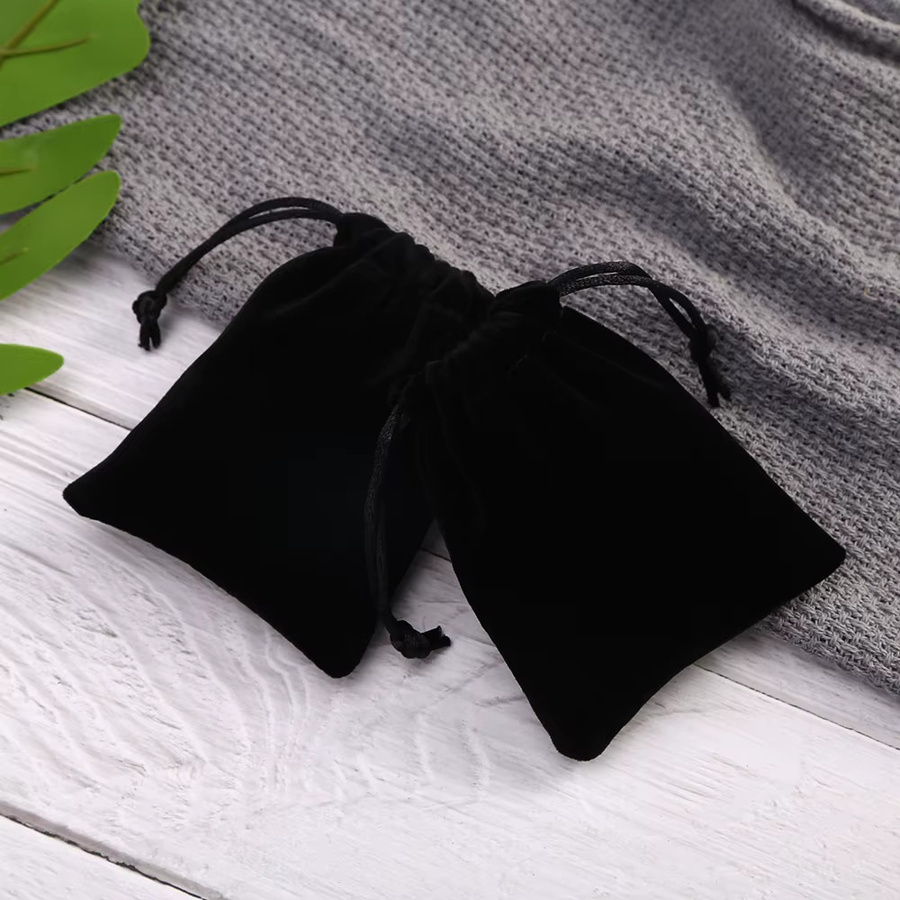 10 Stück Samtbeutel mit Kordelzug in Schwarz als Schmuckverpackung für Anhänger und Ohrringe - Bild 2