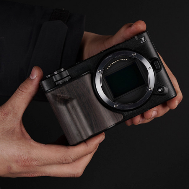 Nikon ZR Holzgriff mit rutschfestem Daumengriff in Schwarz und Braun - Bild 1