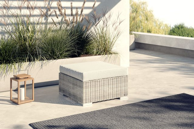 OUTFLEXX Hocker aus Polyrattan und Aluminium in Beige, B/T/H: 70 x 70 x 31 cm - Bild 1