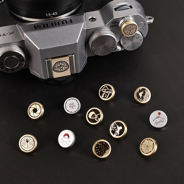 Metall Blitzschuhabdeckung für Fujifilm Kamera passend für XT3 XT10 XT20 XT50 X100V X100VI XT30II XT30III mit Gewindeanschluss für Auslöserknopf-Zubehör in Blau oder Gold - Bild 1