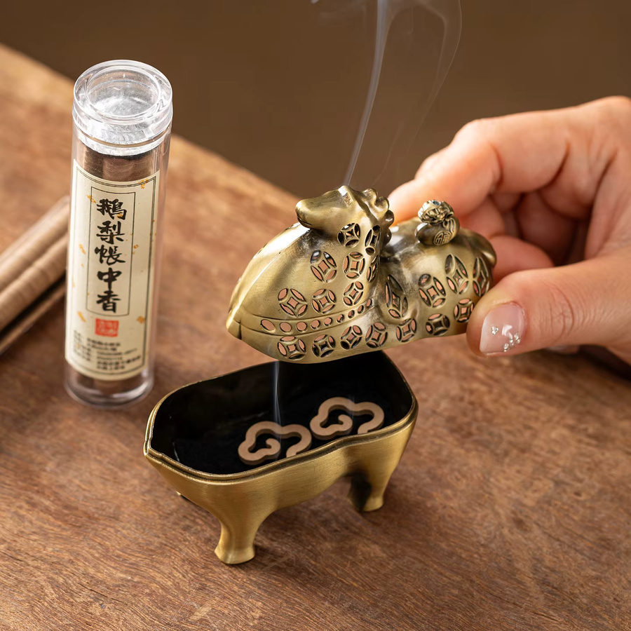 Caijin Aromatherapie-Brenner aus Metall in Gold für Agarholz und Sandelholz als dekoratives Tischgerät im orientalischen Design - Bild 2