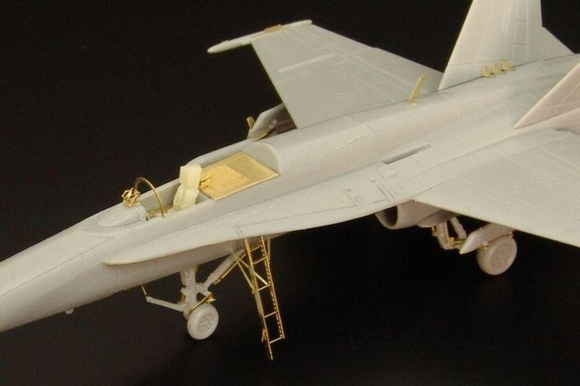 Revell F-A-18C, Fahrzeug, 1:144, Grau - Bild 1
