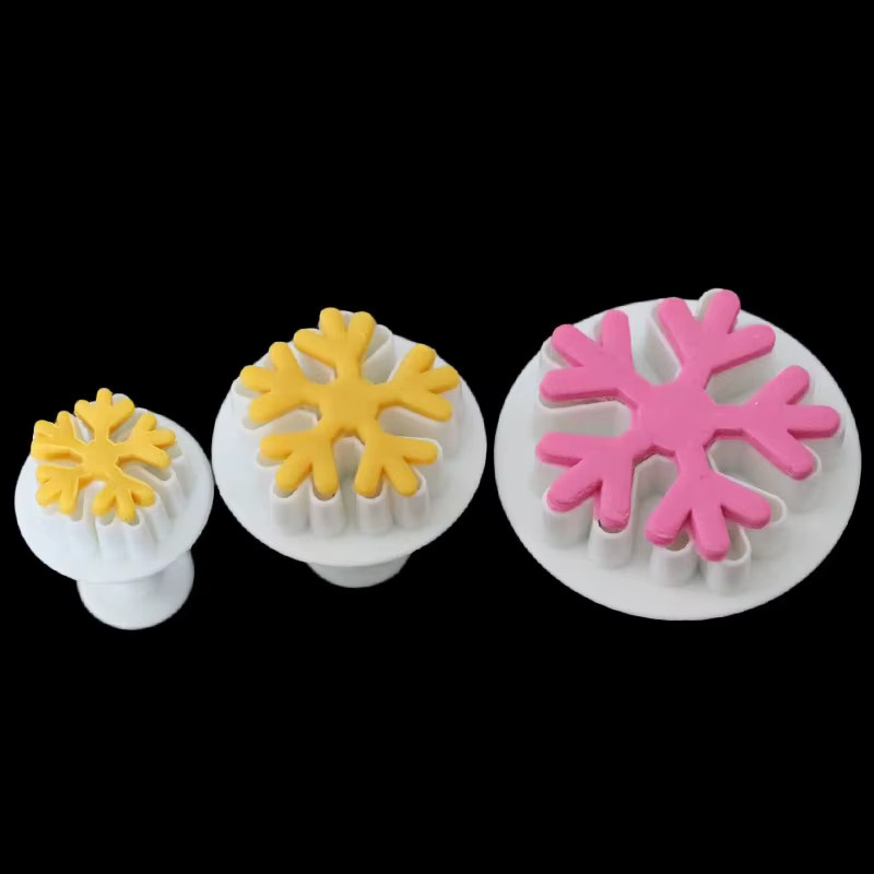 Aomily Schneeflocken Ausstechformen Set aus Kunststoff, 3er Set für Kekse, Fondant und Gebäck, Weiß - Bild 3