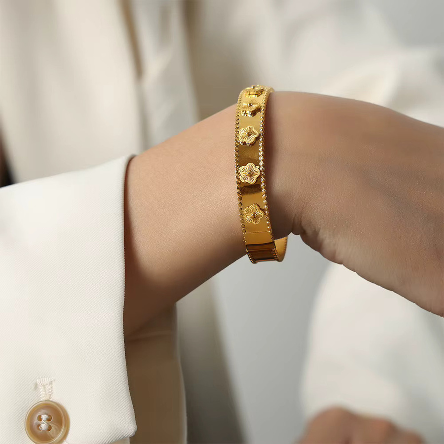One Spring Armreif, 18K vergoldetes Edelstahl, Blumenmuster, Damen - Bild 2