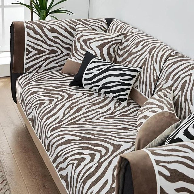 Chenille Sofaüberwurf mit Zebramuster in Schwarz-Weiß-Grau, rutschfester Kissenbezug mit Streifenmuster, B/H: 70 x 70 cm - Bild 1