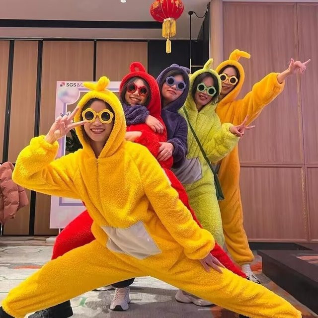 HHYRCOS Teletubbies Tinky Winky Laa-Laa Pyjama Kostüm, Einteiler, Lila - Bild 1