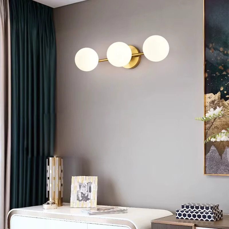 Vikotou LED Wandleuchte mit Milchglas-Kugel in Schwarz und Gold für Küche und Esszimmer mit G9 Fassung - Bild 3