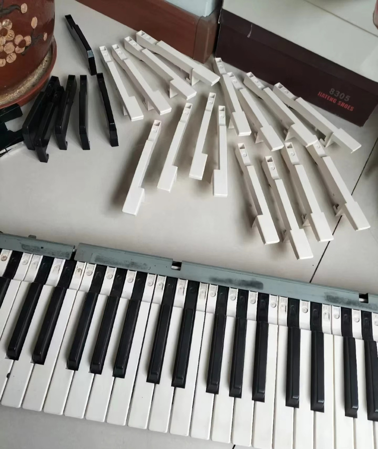 Korg Tastaturkomponenten für 01/w, i2, i3, i30, M1, Oasys, 76, T2, T3, Trinity in Schwarz-Weiß - Bild 2