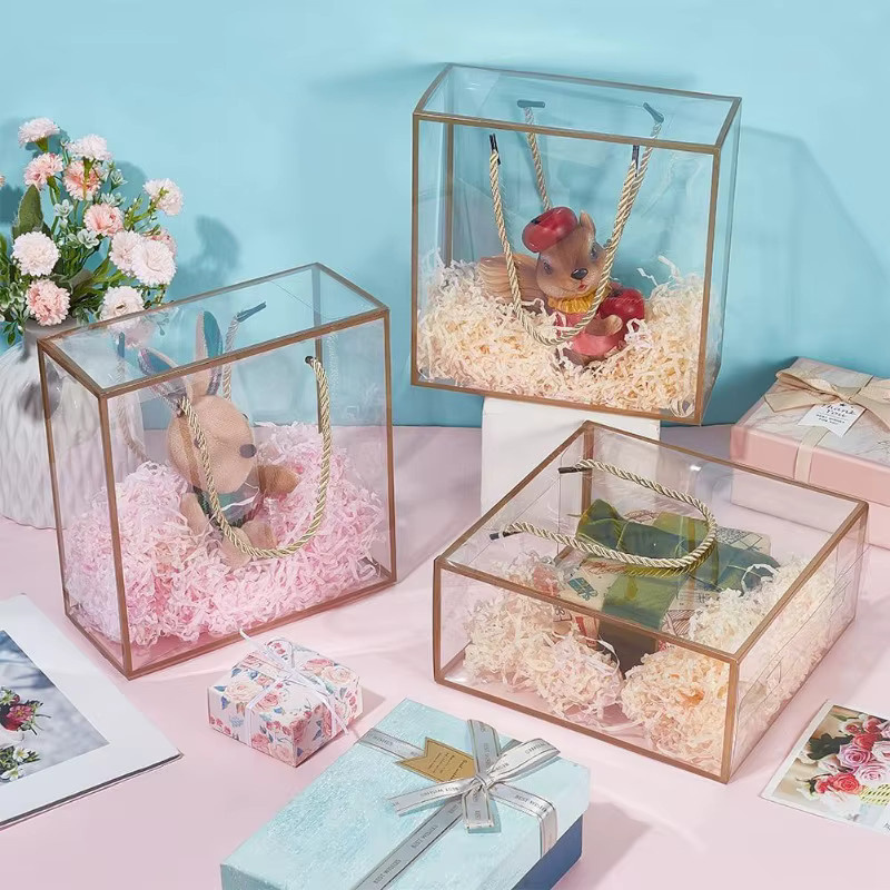 10er Packung transparente Geschenkboxen aus Kunststoff mit goldenem Rand und Griff, B/H/T: 19,8 x 19,8 x 8,9 cm - Bild 2