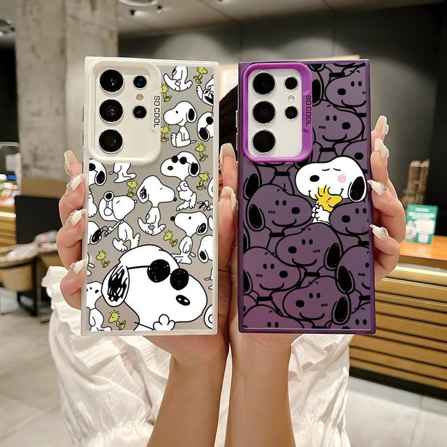 Bunte Silikon Handyhülle mit Cartoon Snoopy Design für Samsung Galaxy S25 Edge S24 S23 S22 S21 S20 Ultra in Silber - Bild 1