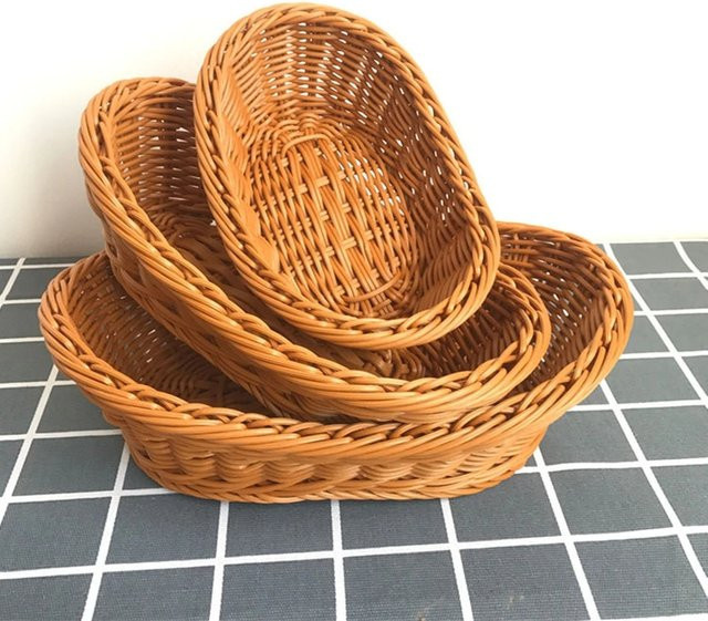 Ovaler Servierkorb aus gewebtem Rattangeflecht von ACRDDK in Braun für Brot, Obst und Gemüse - Bild 1