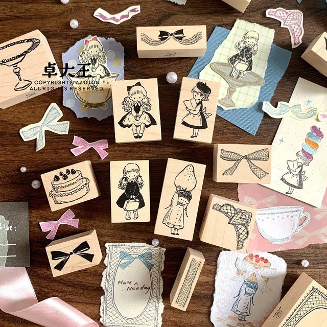 Zzoton Holzstempel Lovely Read Travel Strawberry Girl mit Spitzenrahmen für DIY Scrapbooking und Kartenherstellung, Mehrfarbig - Bild 1