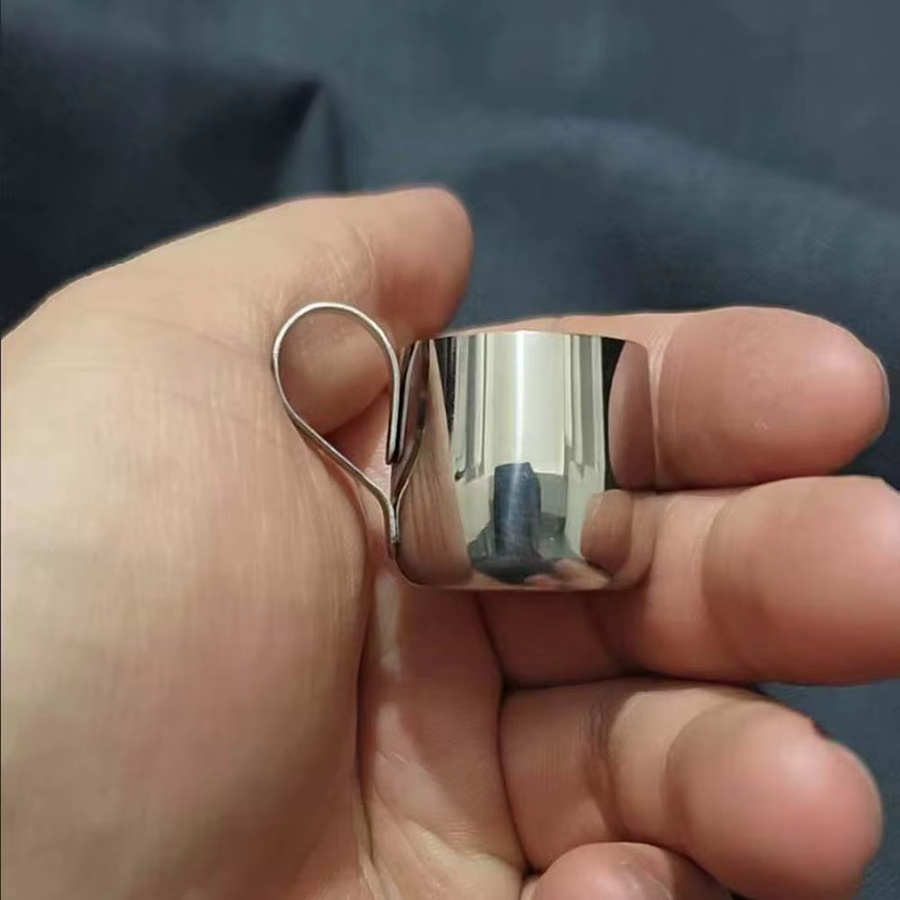 GUIG Mini-Milchaufschäumkrug aus Edelstahl in Silber für Espresso und Cappuccino - Bild 3