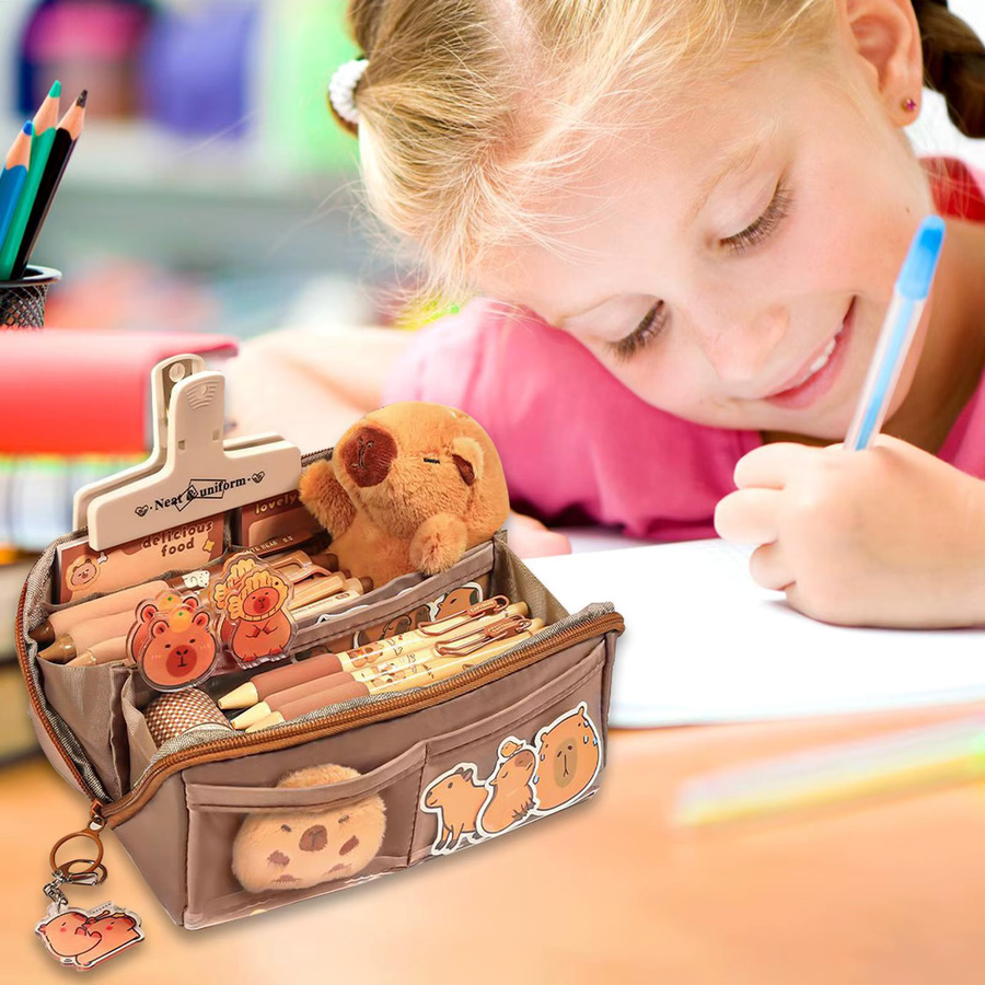 Capybara Bleistiftbeutel in Braun als tragbares Federmäppchen und Kosmetiktasche für Kinder - Bild 3