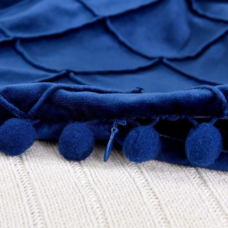 Weicher Samt Kissenbezug mit Pompoms in Blau für deine Bauernhaus Heimdeko, B/H: 30 x 50 cm - Bild 3