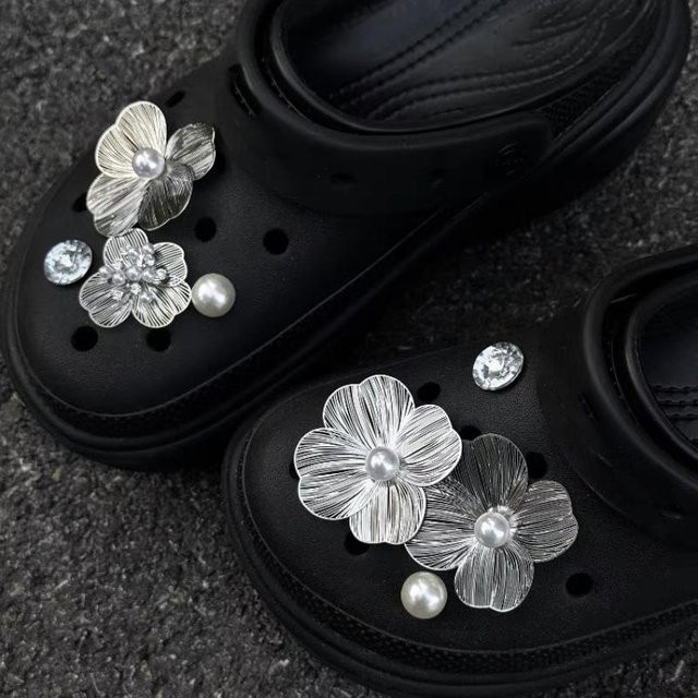 eelhoe Schuhanhänger, Blumen, Strass, Metall, 8 Stück - Bild 1