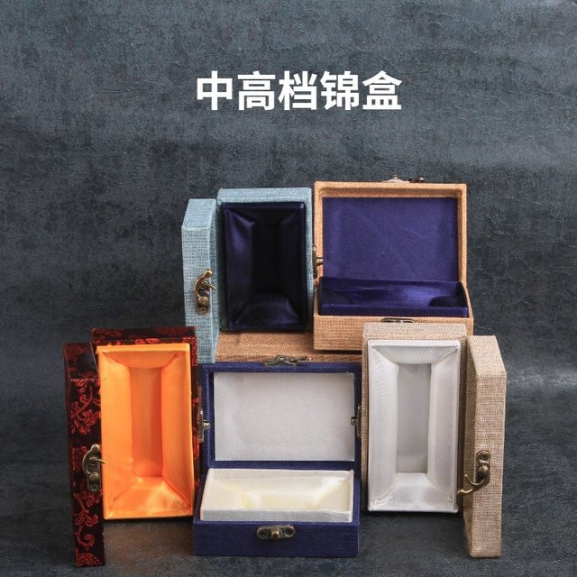 Luxuriöse Single Seal Brokat-Box aus Seide als handgefertigtes chinesisches Stempeletui mit Samtfütterung - Bild 1