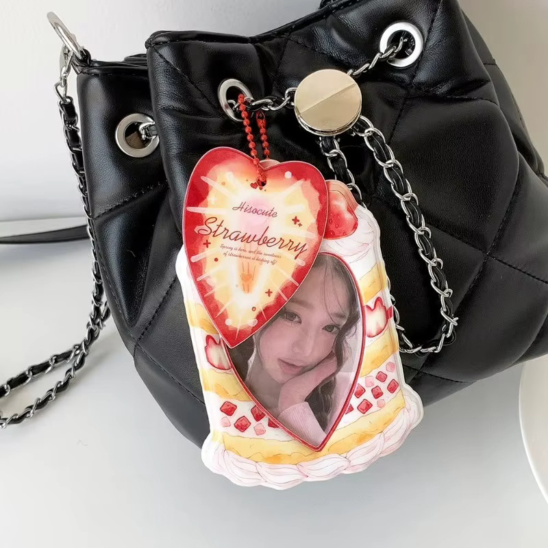 Fotokartenhalter im Erdbeer-Design für 3-Zoll-Karten als tragbarer Anhänger zur Dekoration deiner Idol-Fotosammlung aus Kunststoff - Bild 2