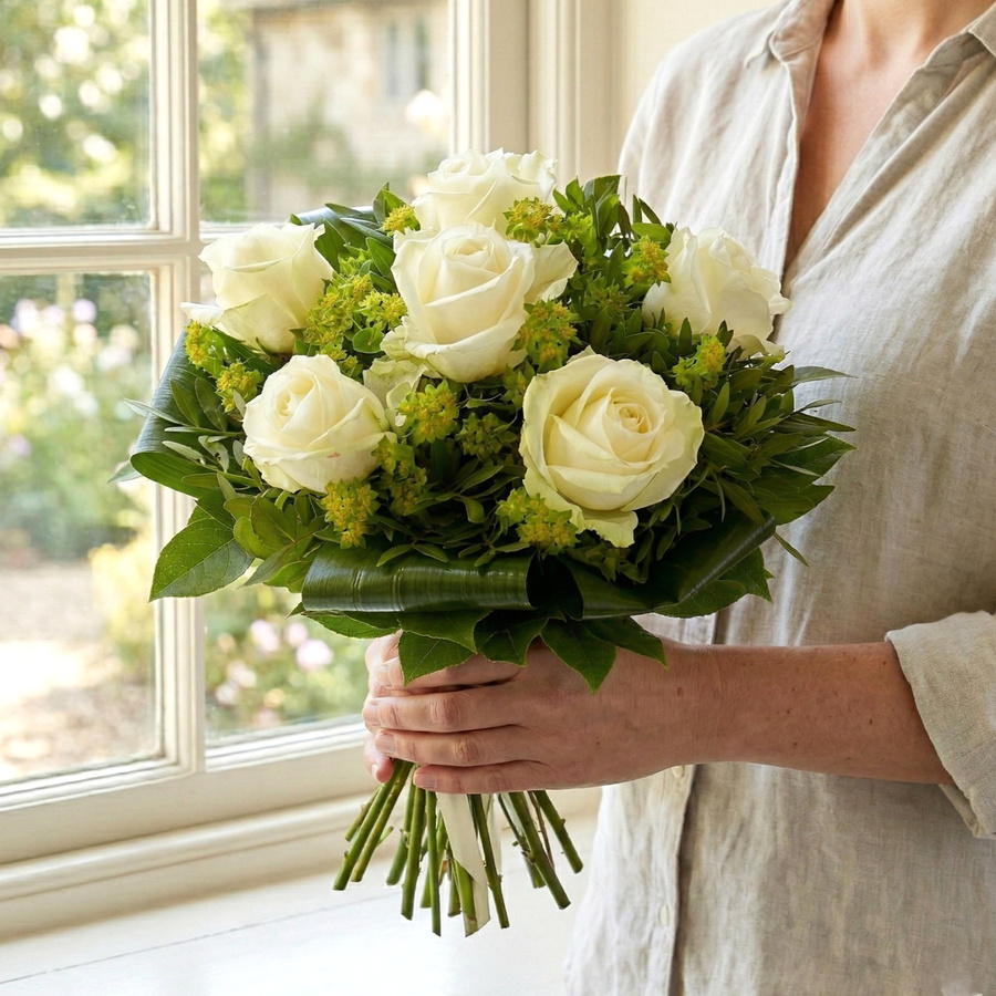 Blumenversand Edelweiß Blumenstrauß Hochzeit weiße Rosen Greenery - Bild 2