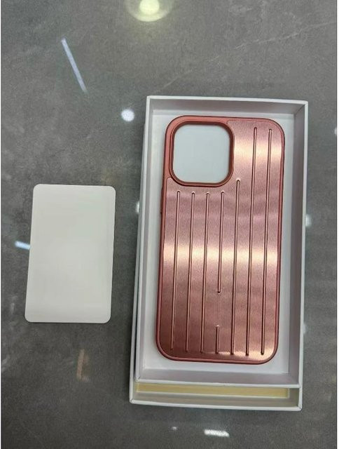 INS Luxus 3D Wellenstreifen Handyhülle für iPhone 17 Pro Max, 16, 15, 14, 13 in Kaffeebraun mit Aluminiumlegierung und Sturzschutz im RIMOWA Design - Bild 1