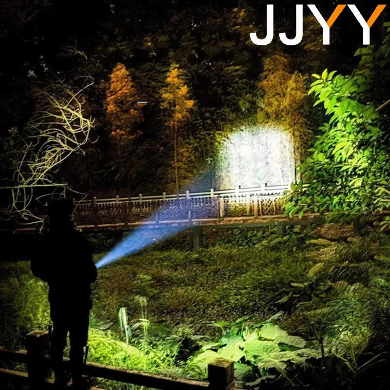Jjyy LED Taschenlampe mit Lichtfokussierung, USB wiederaufladbar, Schwarz - Bild 2